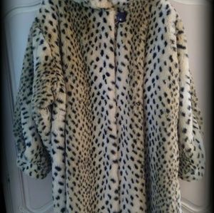 Vintage Style VI Ltd. Leopard Swing Faux Fur Coat
